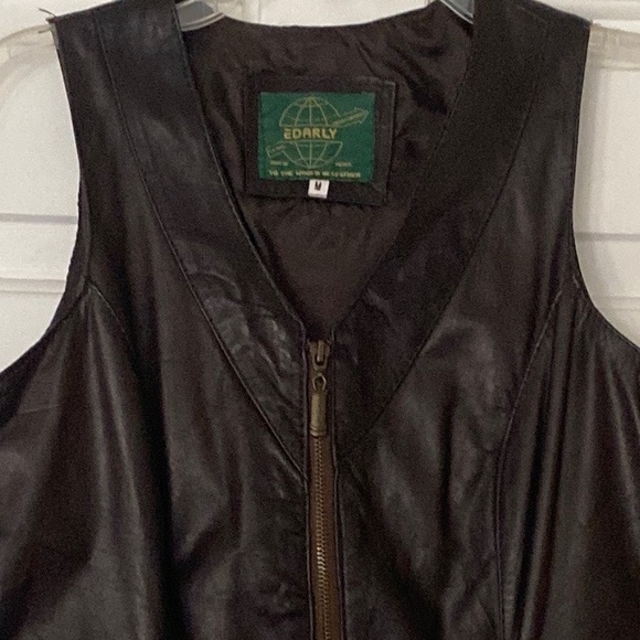 Beautiful Genuine Leather Vest - Picture 3 of 13